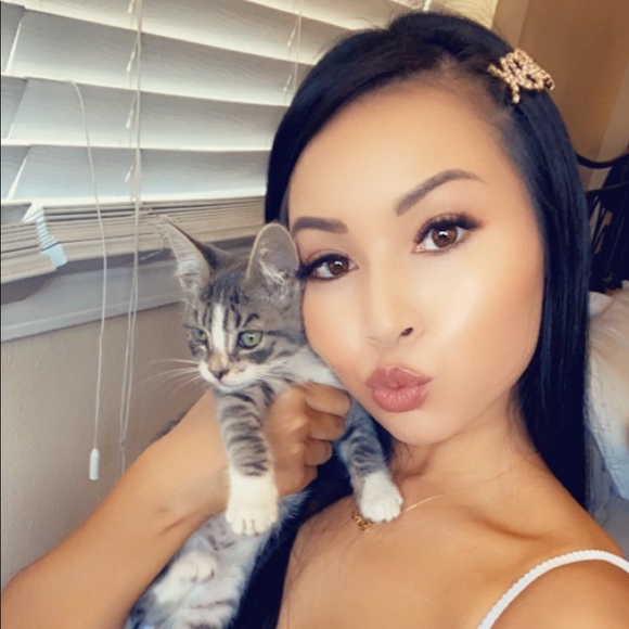 Hi friends!! Follow me on IG! ☺️ 💛💛💛 - Picture 3 of 5